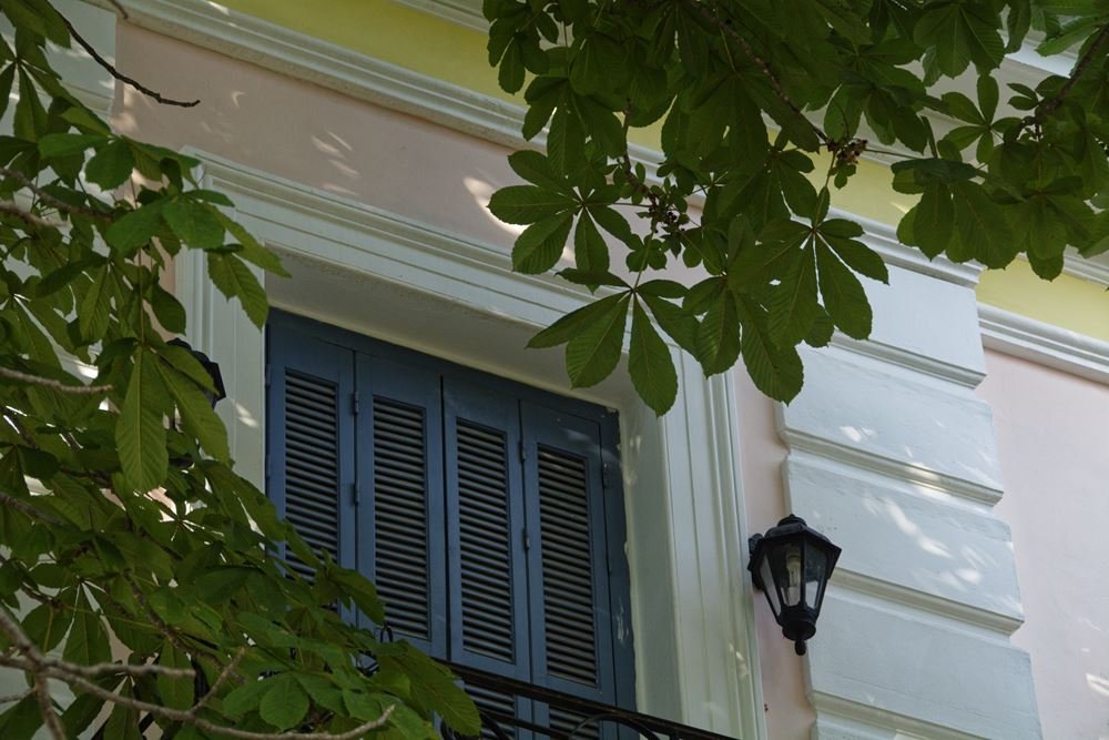 Μικρό δίκλινο δωμάτιο